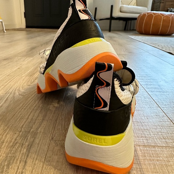 Sorel Women's Kinetic Impact II Lace Sneaker, Sea Salt / Koi, Size 7.5 - Picture 9 of 9